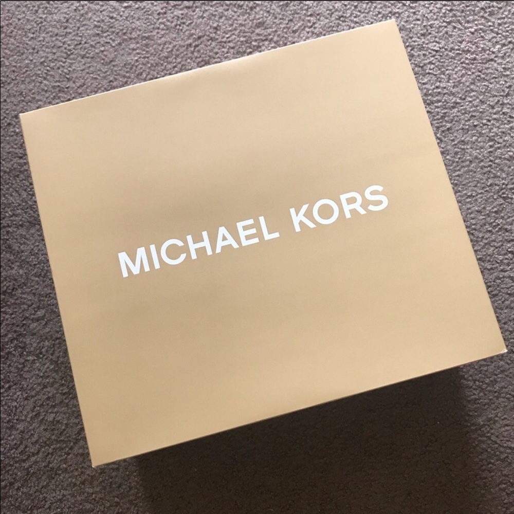 Michael Kors Heather Grey Logo T-Shirt & Gift Box - Picture 6 of 6